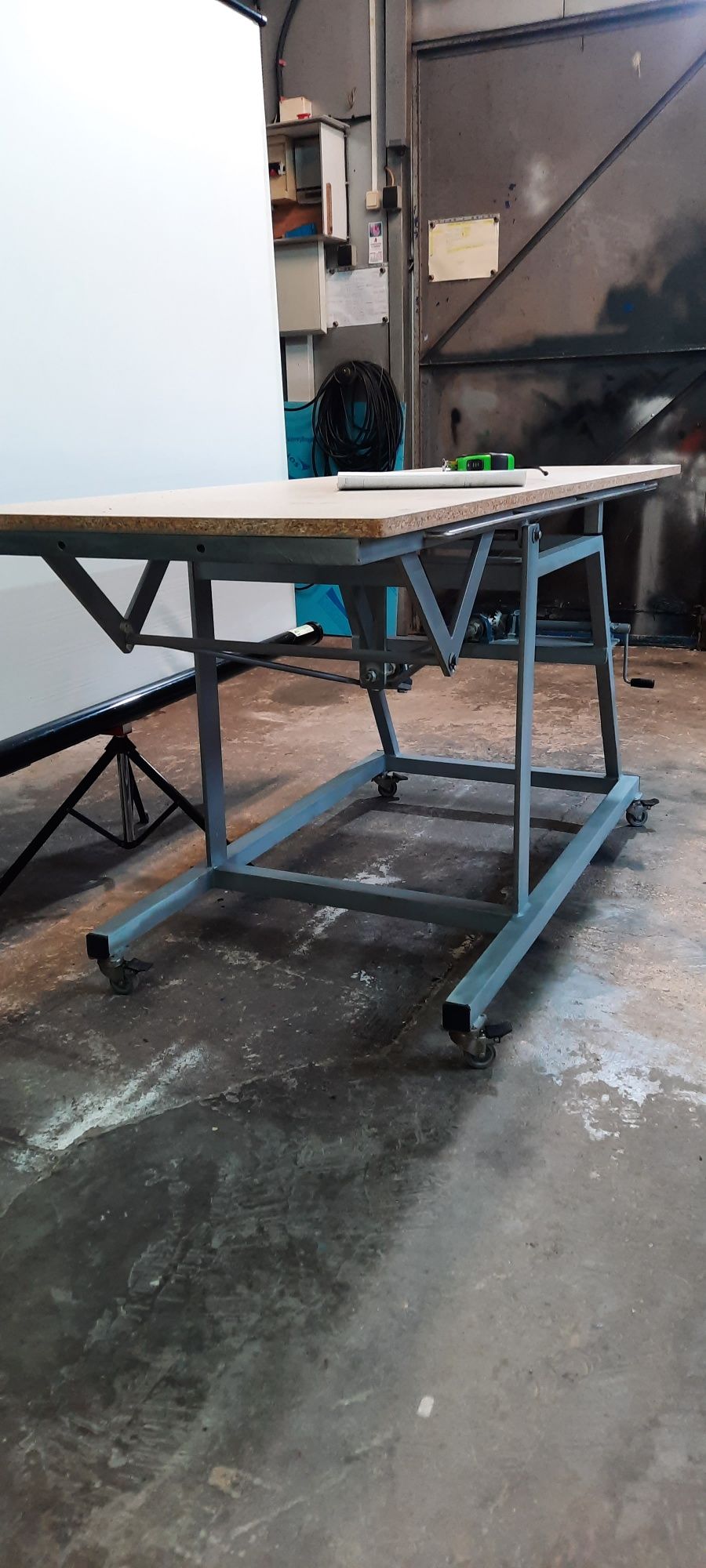 Mesa articulada de vários ângulos  horizontal-vertical  nova