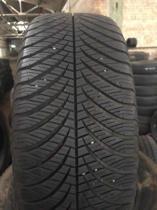 шины б/у всесезонные 205/55-16 GoodYear Vector4S Gen-2