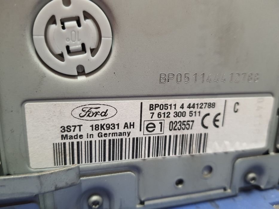 Radio samochodowe Ford Mondeo + kod MK3 lift Nawigacja CD Travel Pilot