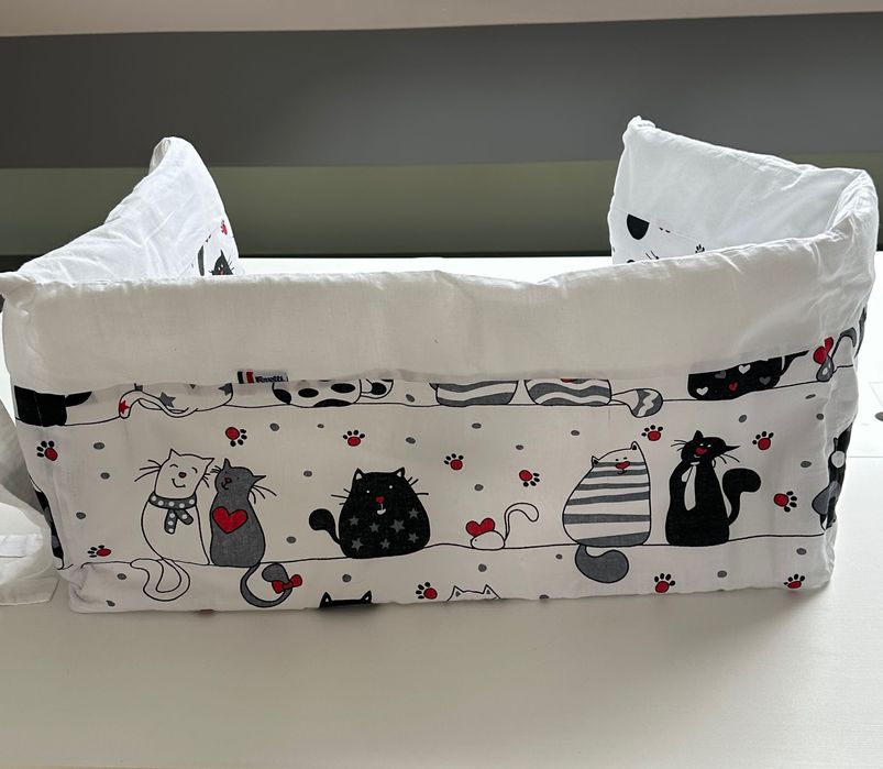 Sprzedam ochraniacz do łóżeczka o wymiarze 150x30 cm.