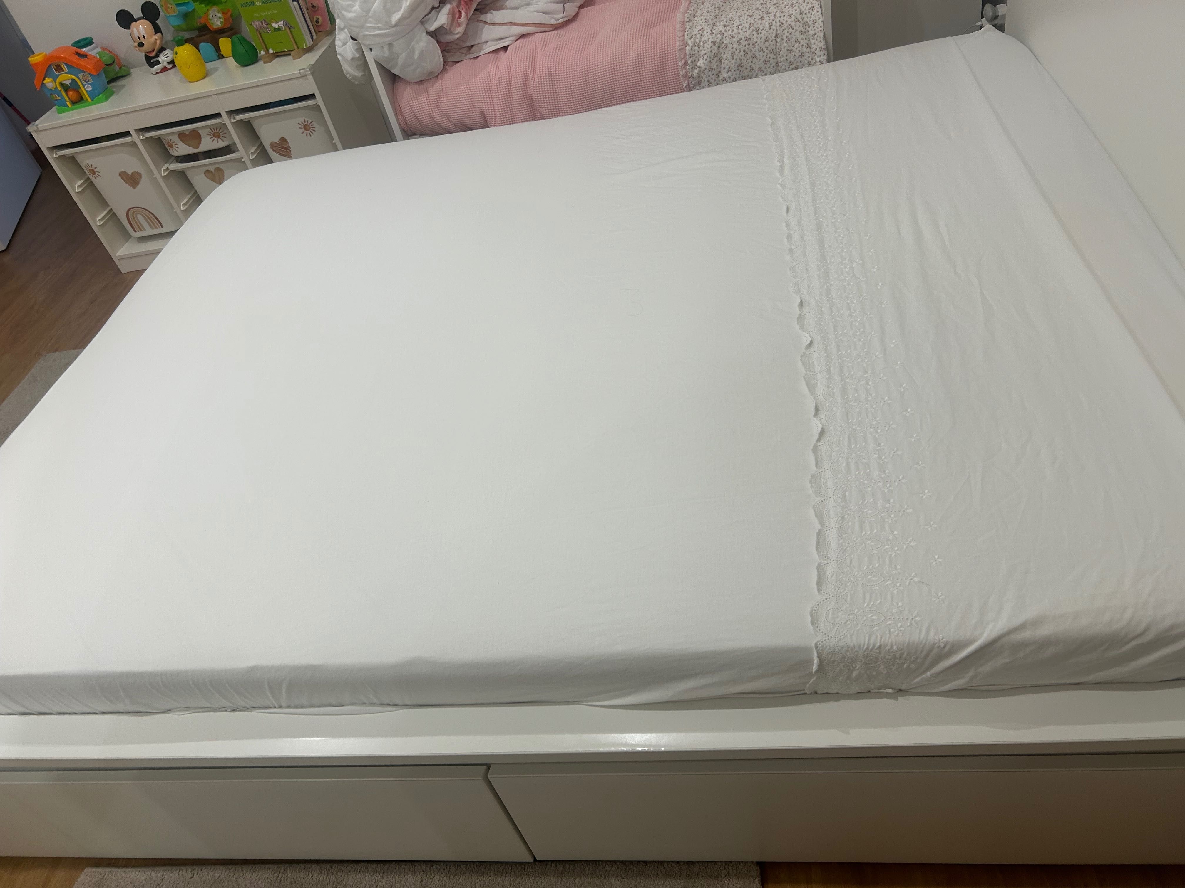 Cama casal 180x200 - Ikea Malm