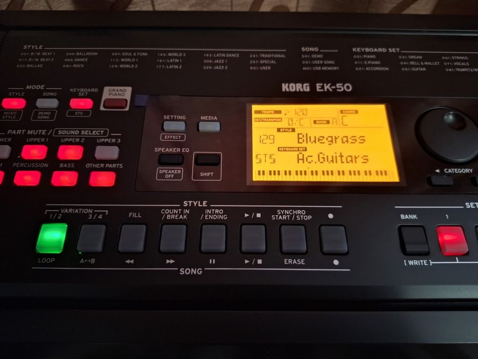 Keyboard  korg Ek-50