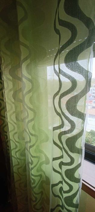 Cortinas duplas. Verde -lima e reposteiro