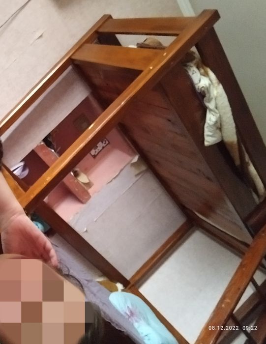 Віддам безкоштовно двох поверхову кровать,самовивіз