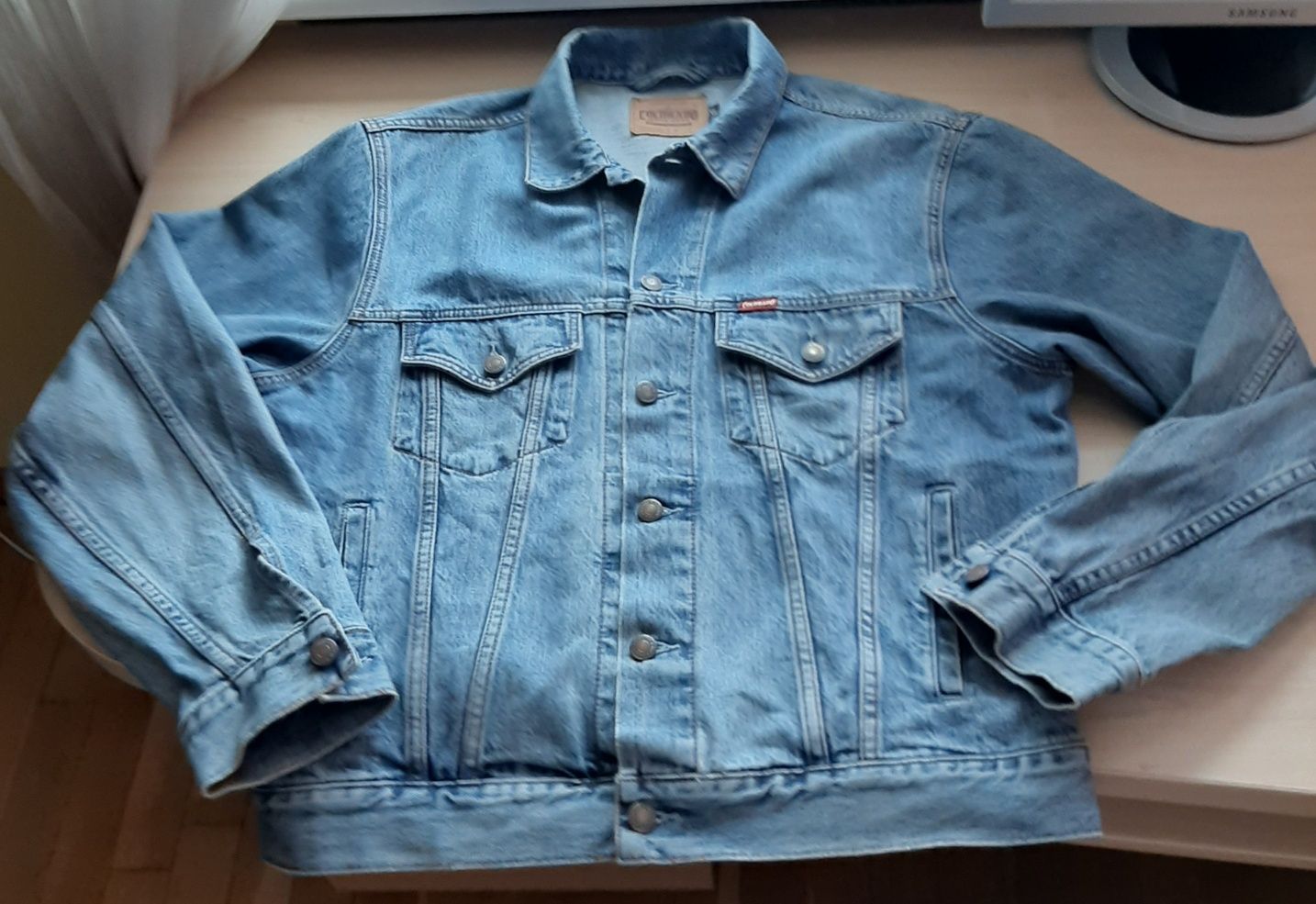 Продам джинсовую куртку фирмы "Colorado" производство США