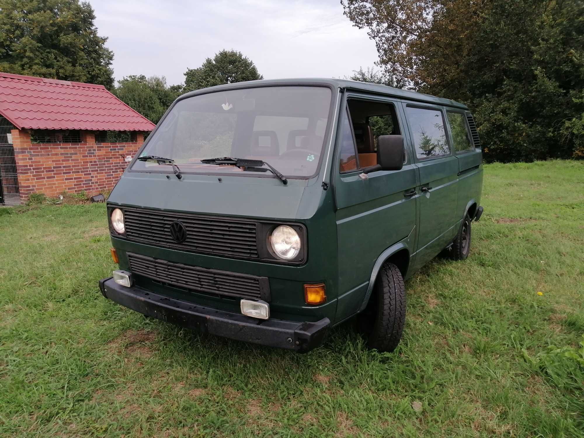 volkswagen t3 bardzo nietypowy model, z tyłu możliwość spania