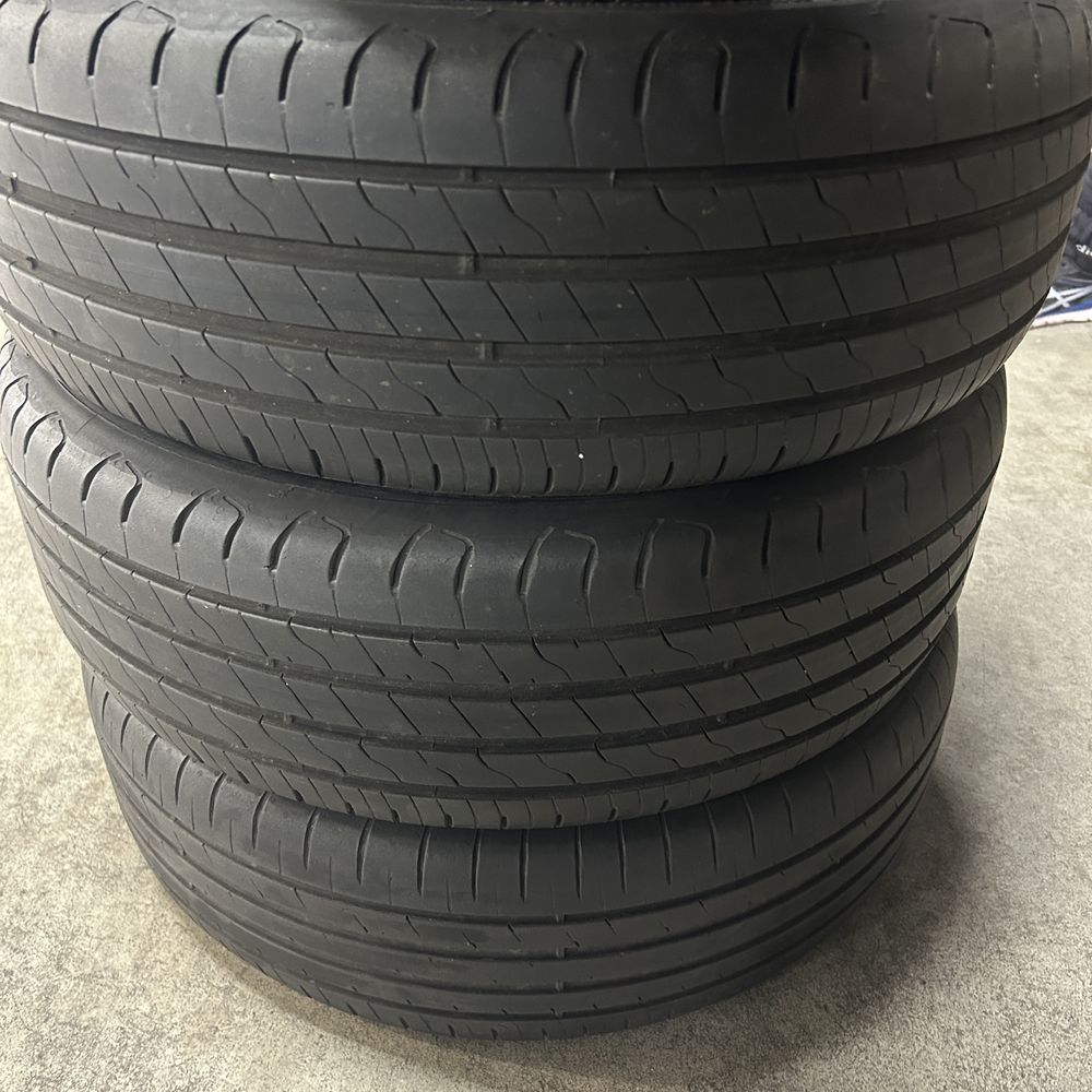 Pneus Goodyear 205/60/R16