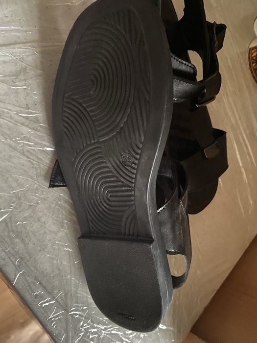 Босоніжки жіночі шкіряні