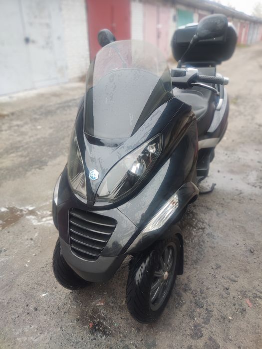 Трицикл Piaggio MP3