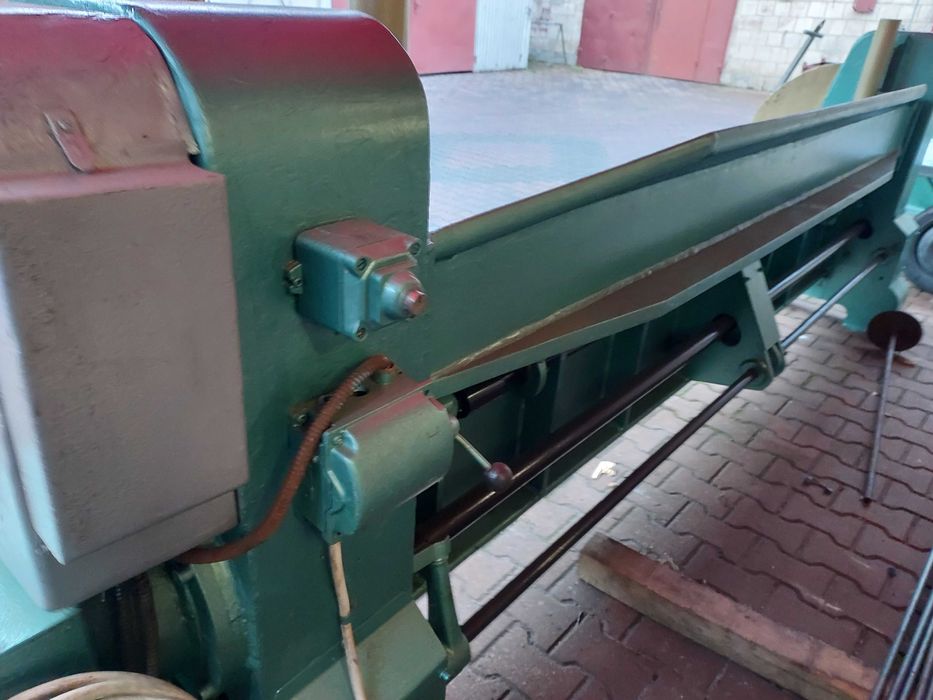 Zaginarka giętarka elektryczna do blachy 3 mm, L=2,5 m HZ 25