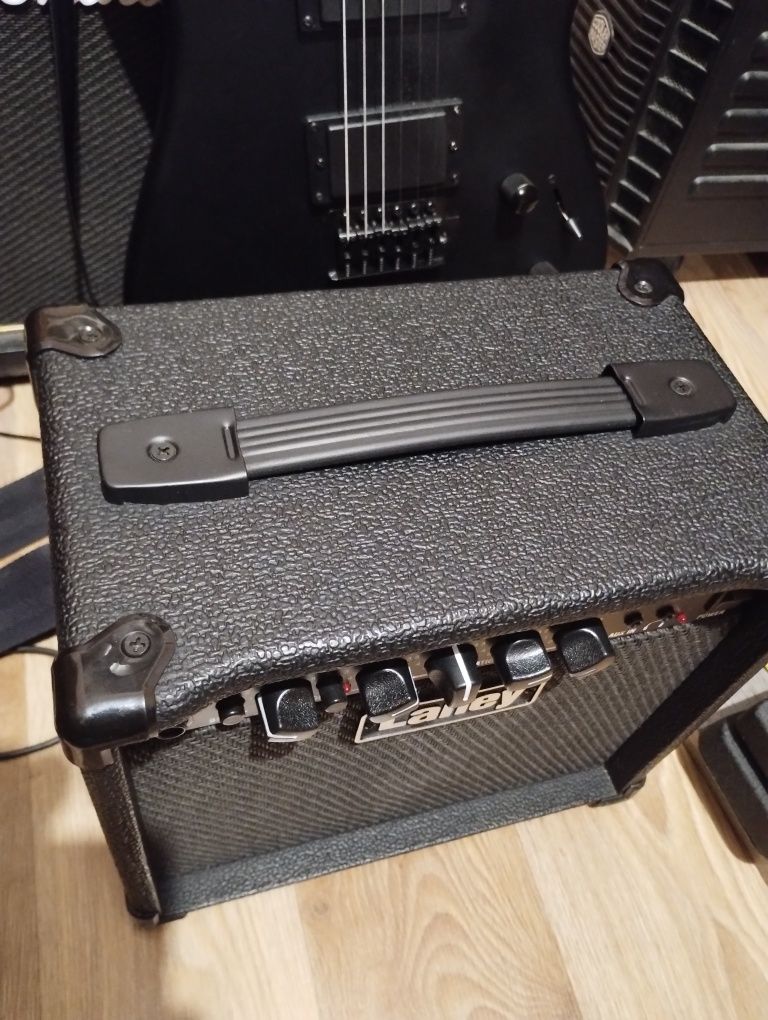 Комбоусилитель Laney LX15