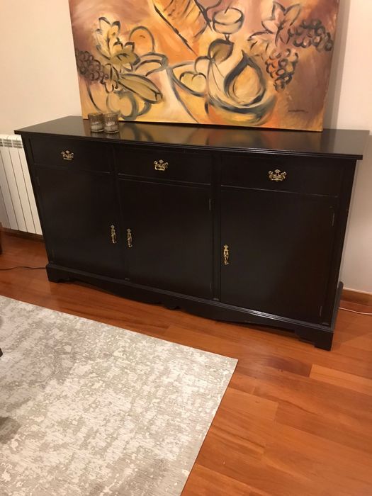 Armário madeira castanho escuro