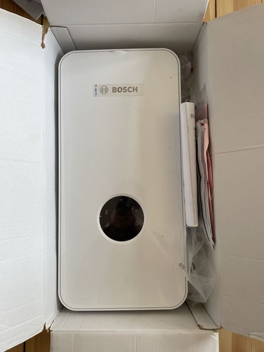 BOSCH TRONIC 7000 21/24/27 kW przepływowy ogrzewacz wody