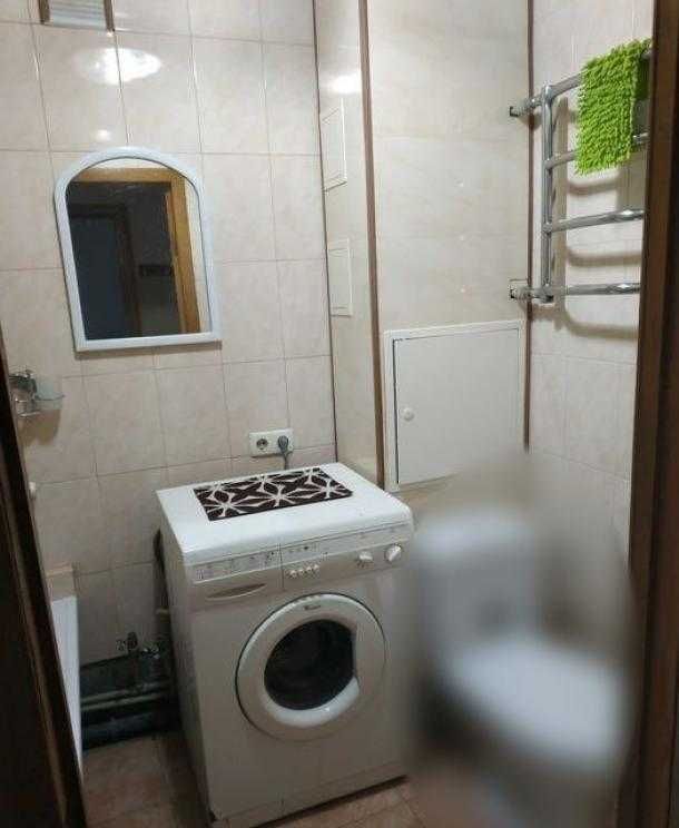 У продажу 1-кімн. із. кв., метро Спортивна