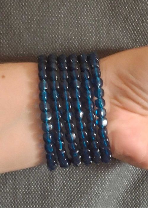 Pulseiras elásticas em azul da Parfois