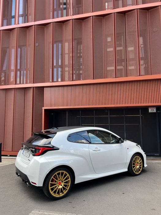 Wynajem aut klasy premium. Toyota GR Yaris 340 KM