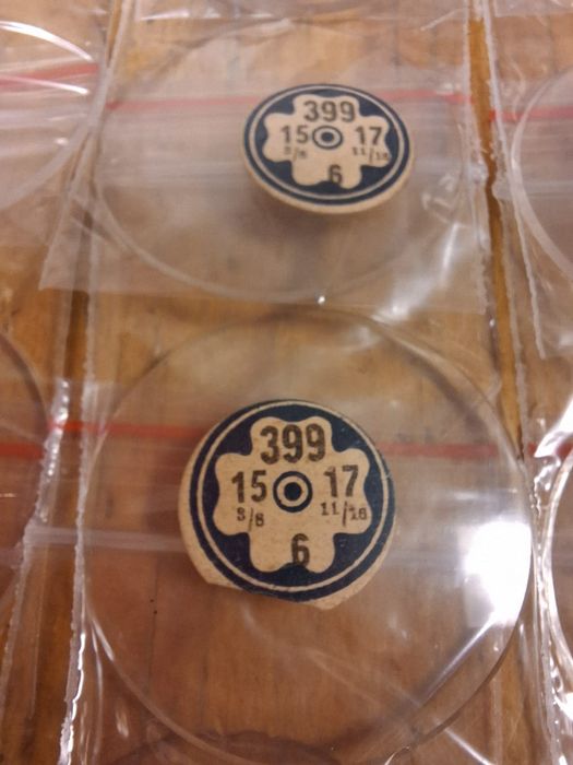 Szkła mineralne wypukłe 28 sztuk