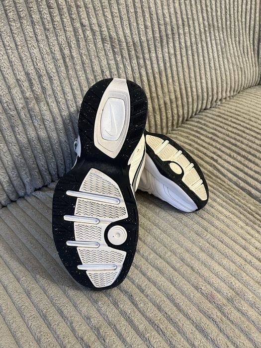 Оригинальные кроссовки Nike AIR MONARCH