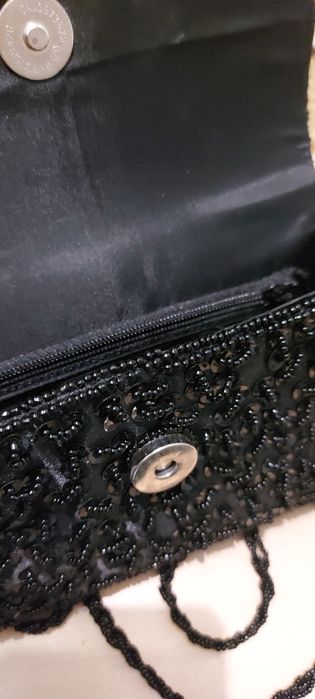 Сумочка через плече з бісером