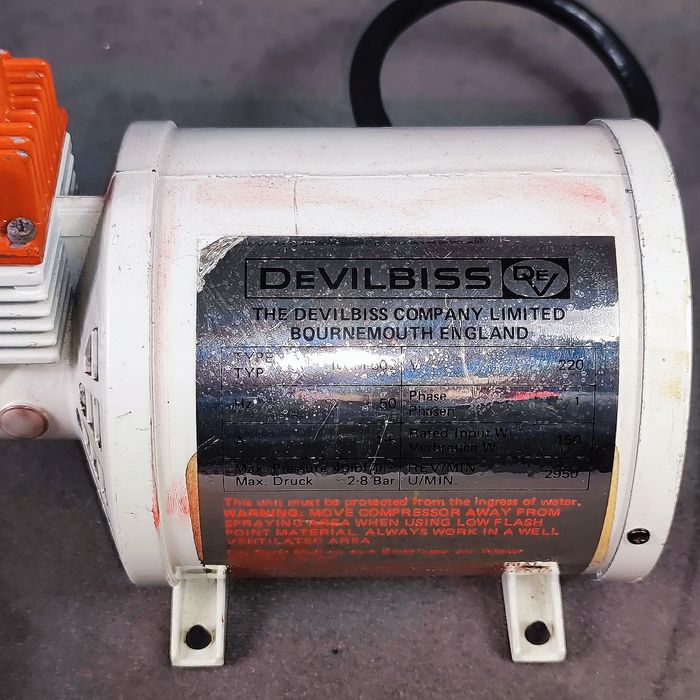 Mini kompresor modelarski DEVILBISS  NCM-501