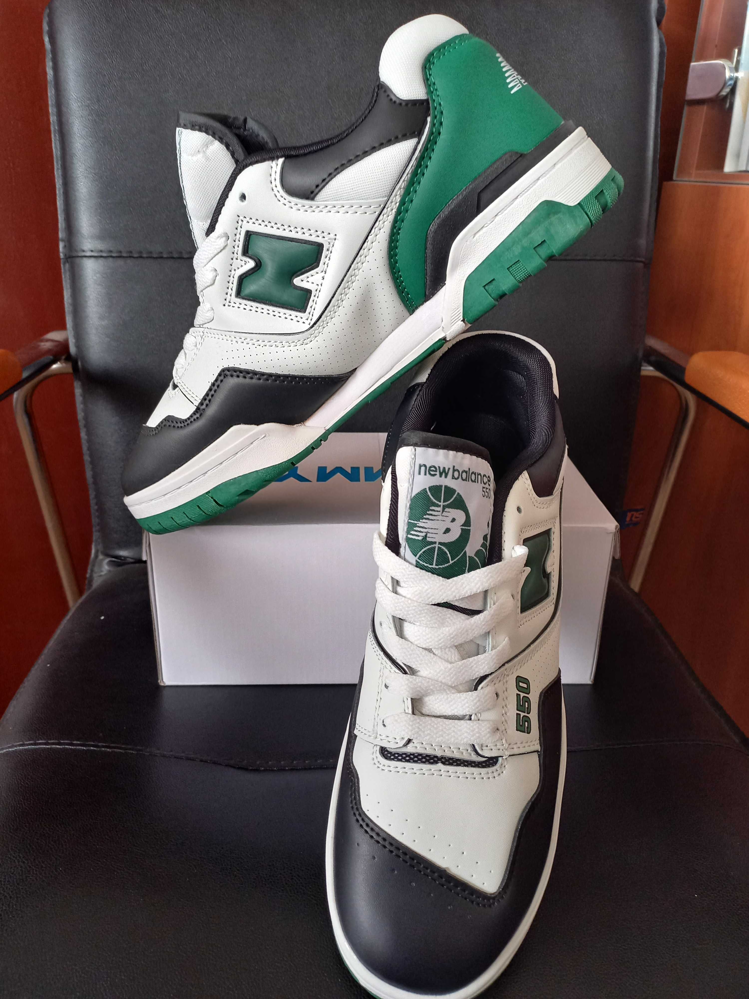 Кросівки чоловічі шкіряні біло-зелені-чорні new balance 550