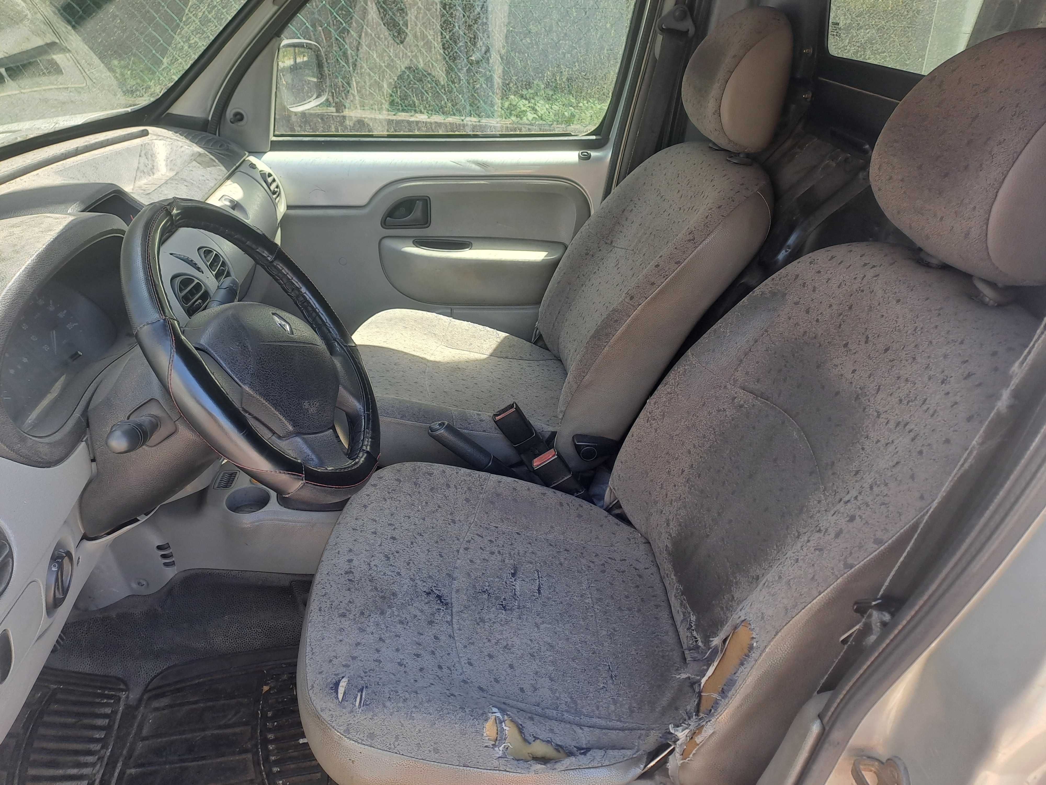 Renault Kangoo **Motor Avariado**
