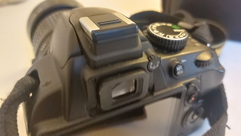 Nikon D3100 + objectiva + mala lowepro