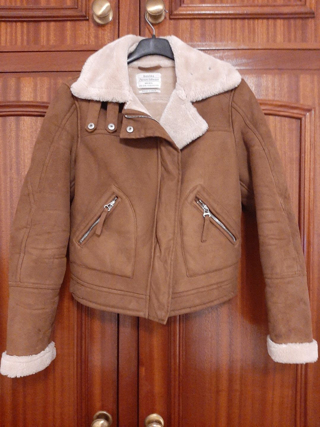 Blusão camel com pêlo por dentro