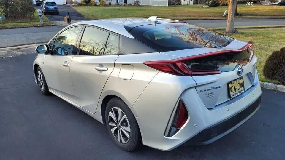 2017 Toyota Prius Advance