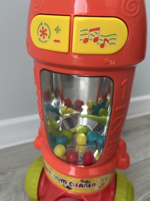 Duży pionowy odkurzacz- interaktywny, led