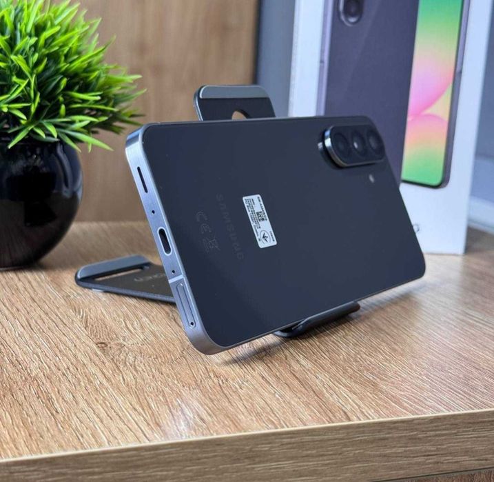 Продам Samsung A56 5g (8/256)
