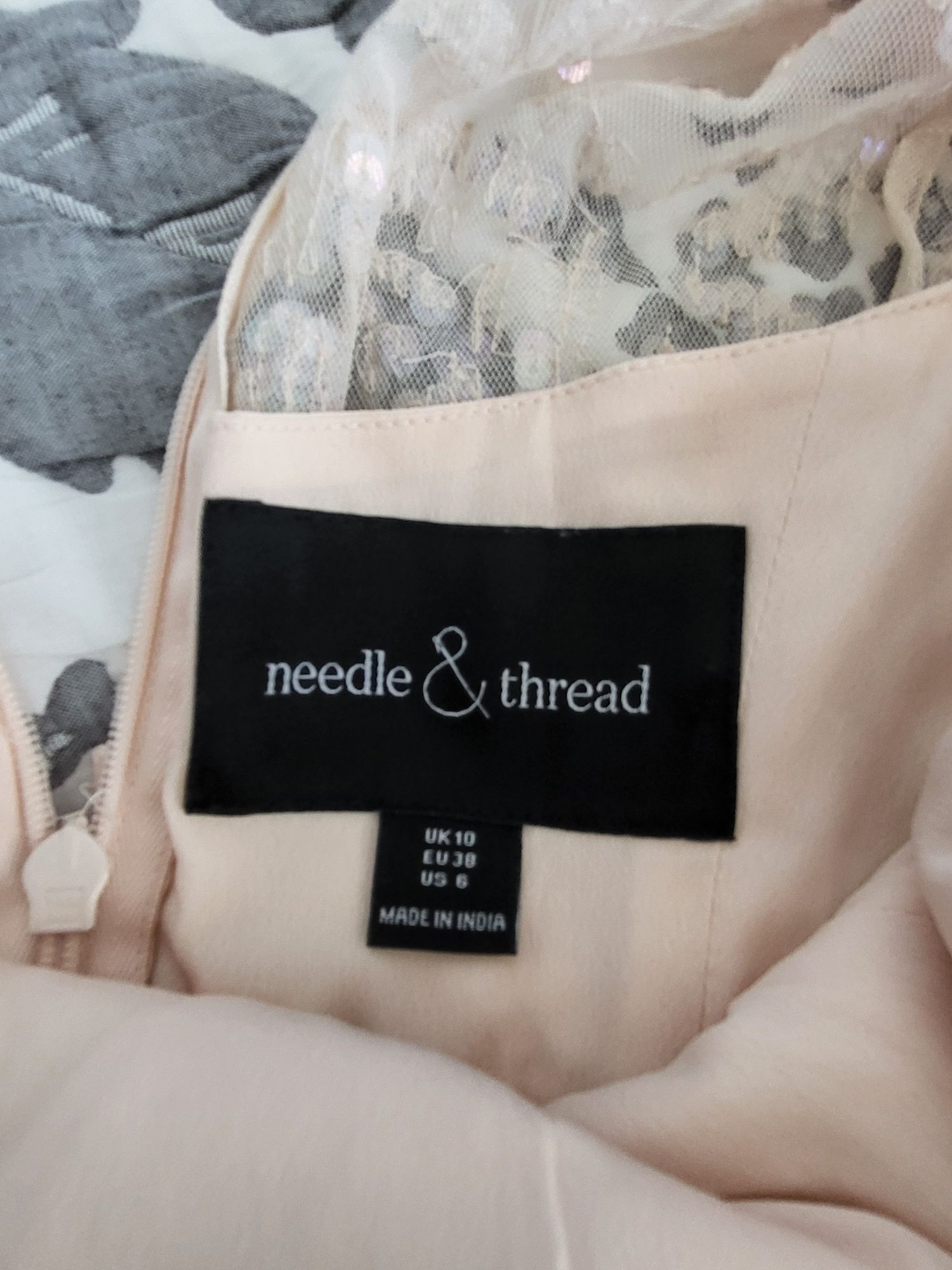 Różowa sukienka Needle&Thread