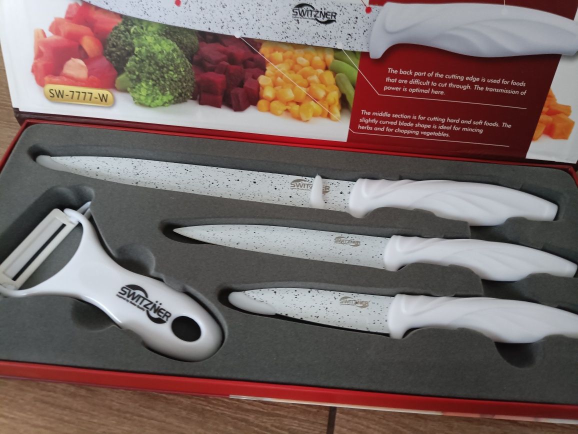 Zestaw noży 3 sztuki  plus obieraczka