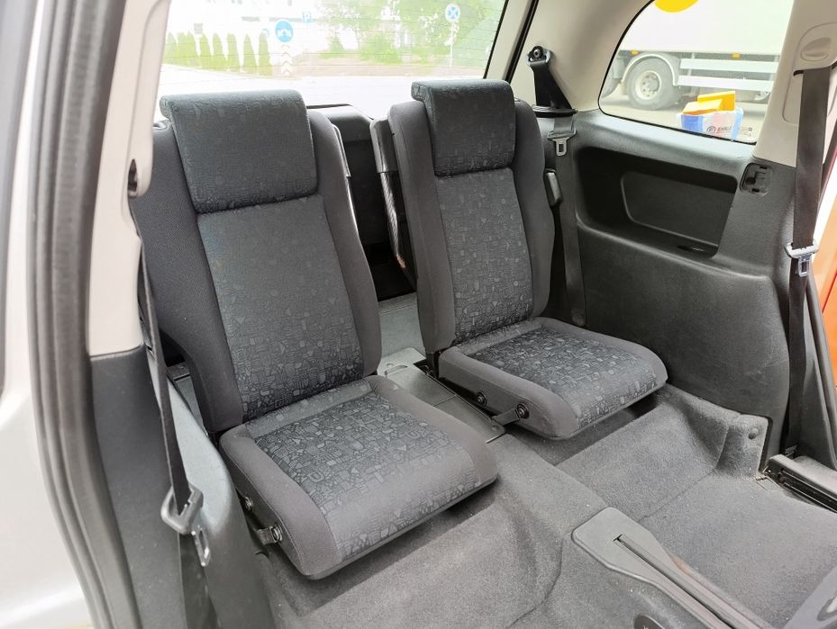 Авто Opel Zafira A