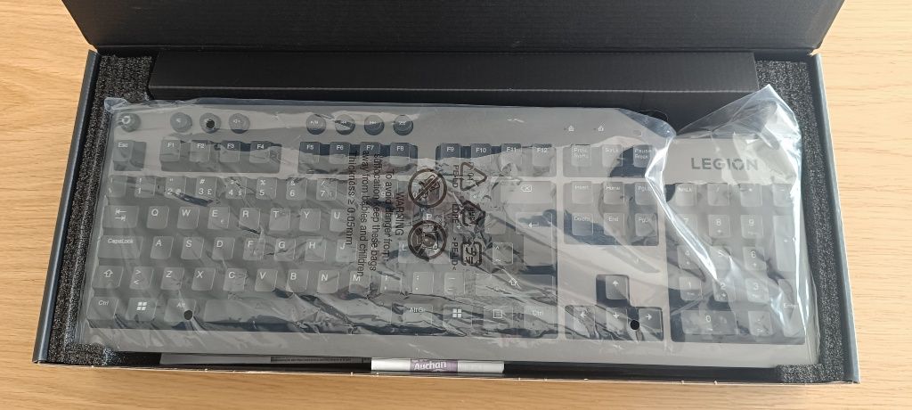 Teclado mecânico RGB Legion K500