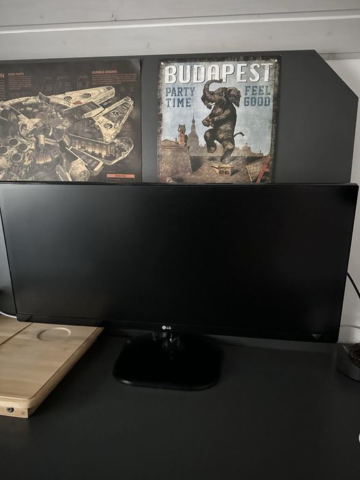 Монітор компʼютерний широкий LG