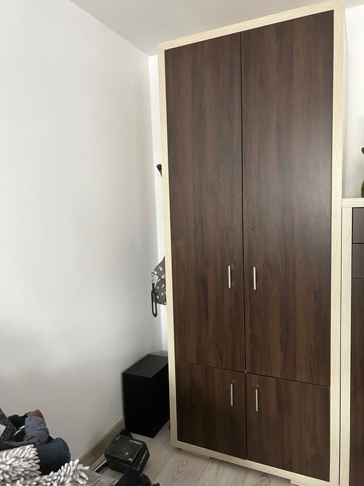 pojemna szafa wykonana przez stolarza