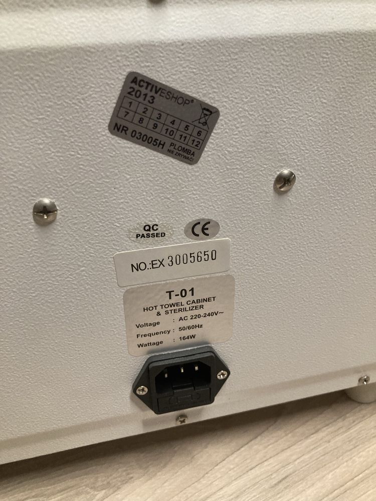 Sterylizator UV-C T01 z funkcja podgrzewania recznikow