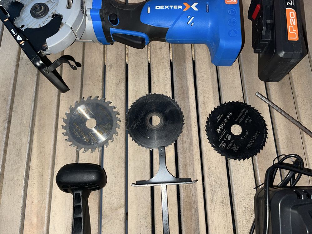 Mini serra circular DEXTER UP20 20V com bateria