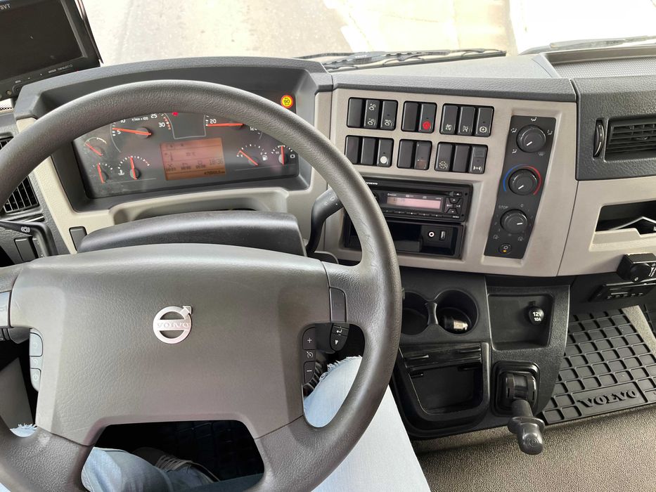 VOLVO FL IZOTERMA 9 metrów długa z windą* Wynajem solówka izoterma