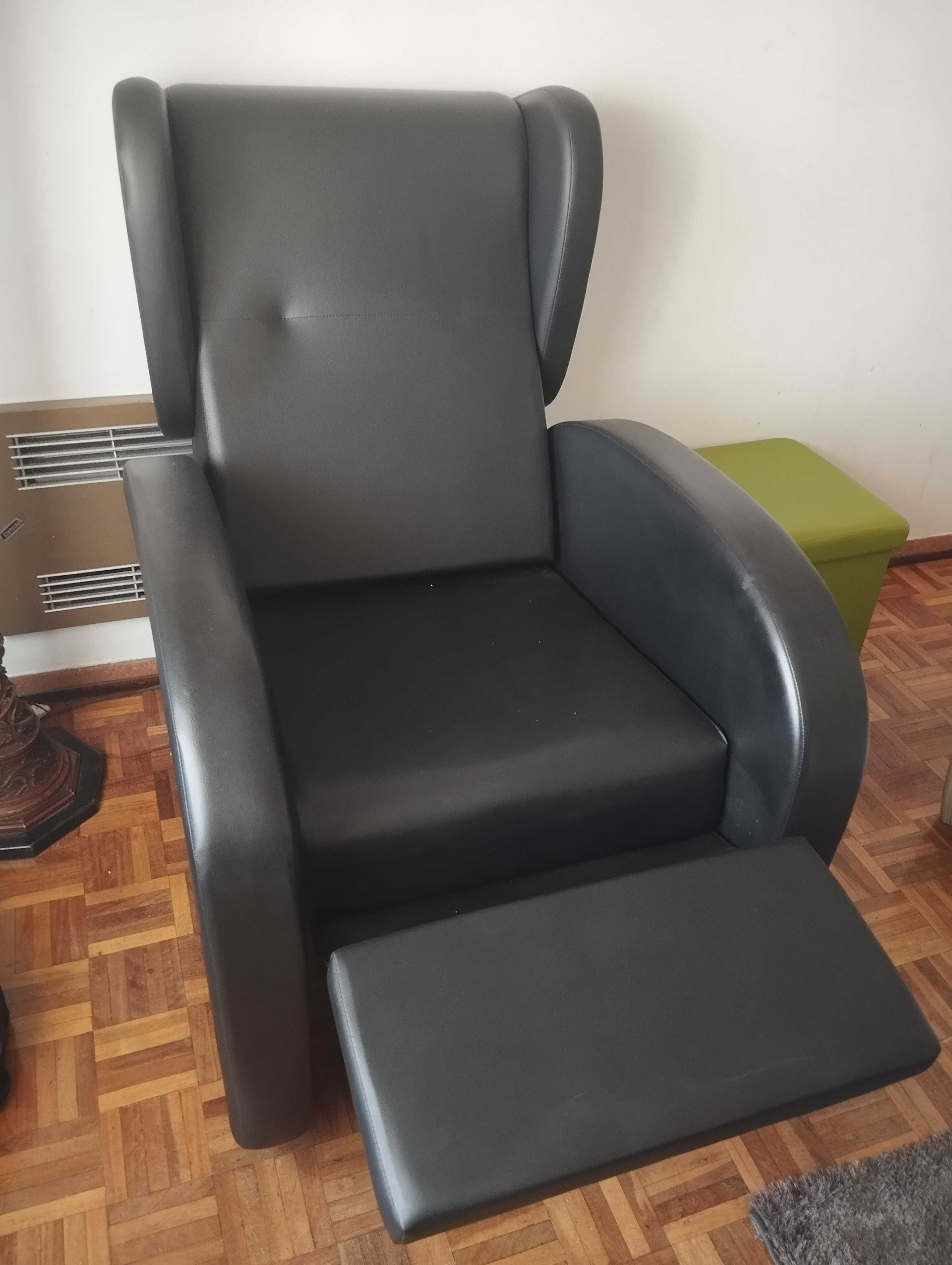 Cadeirão reclinável com rodas