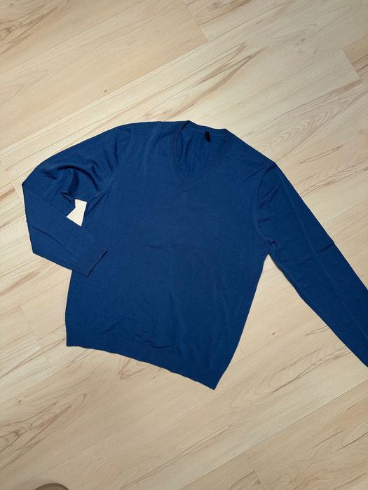 Granatowy sweter męski V-neck Stile Benetton