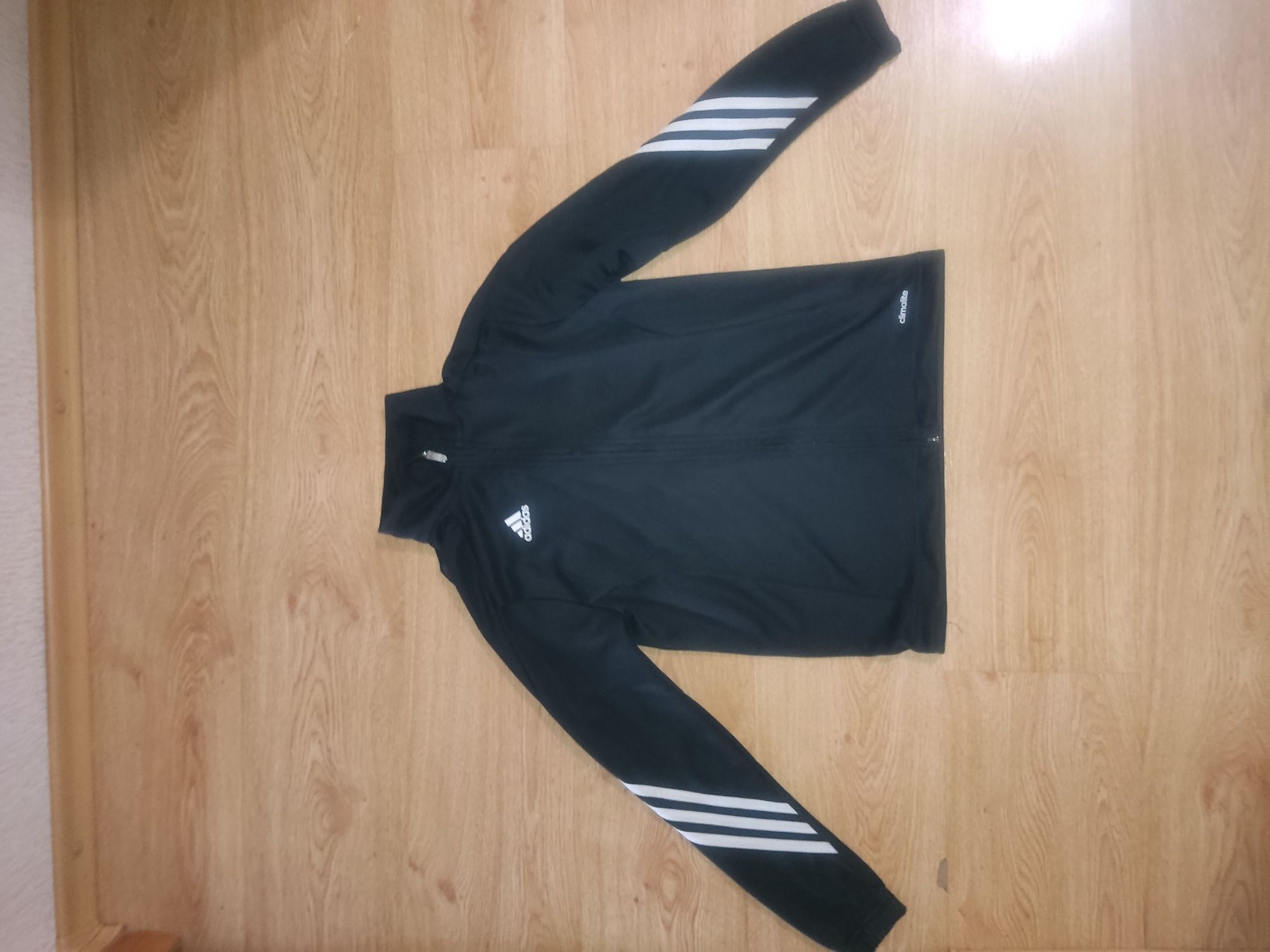 Продам Спортивний костюм Adidas