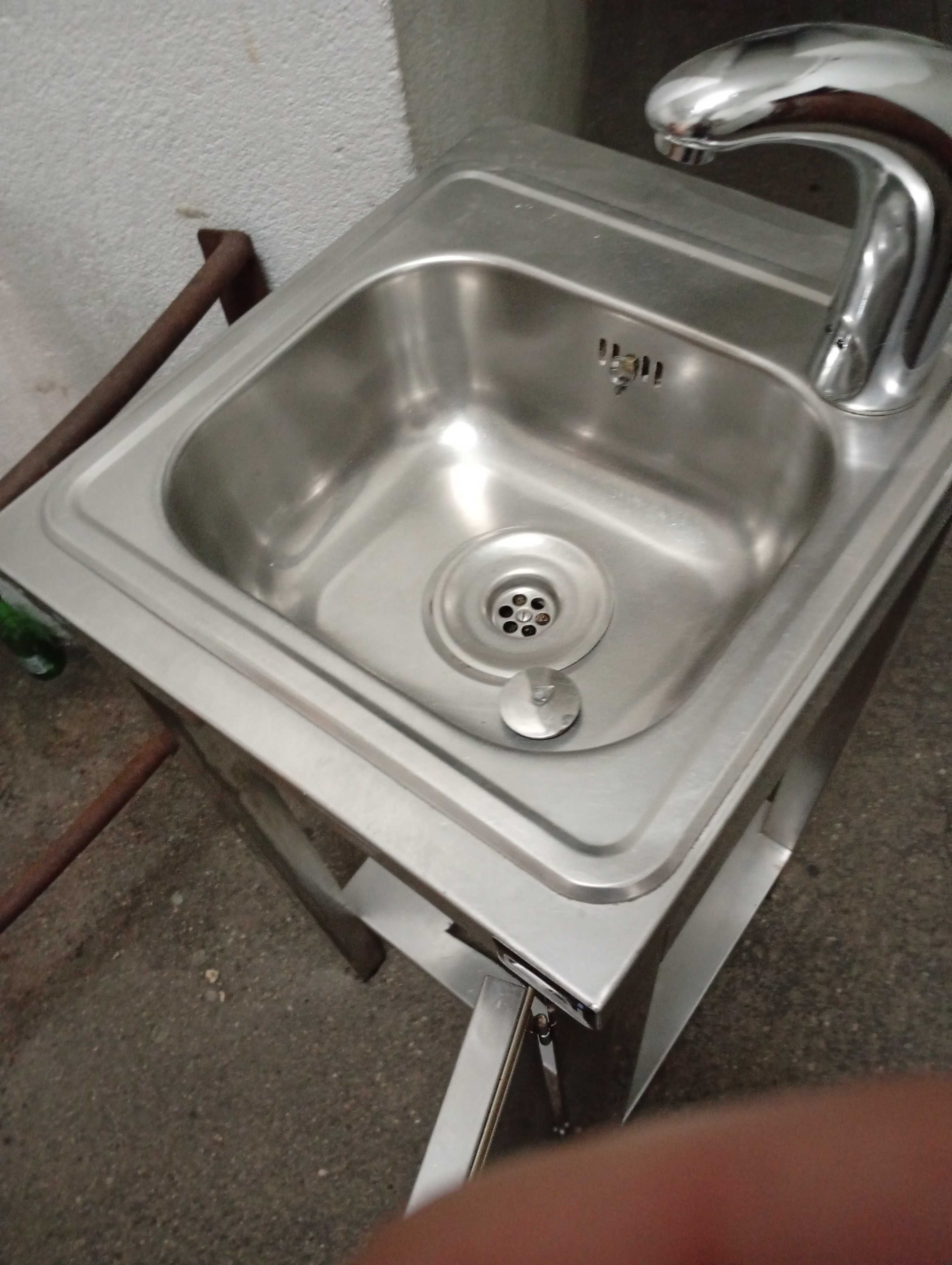 Pia lava mãos inox
