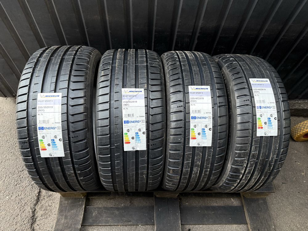 Літні шини 4шт 225/40R19+ 255/35R19 Michelin Pilot Sport 5