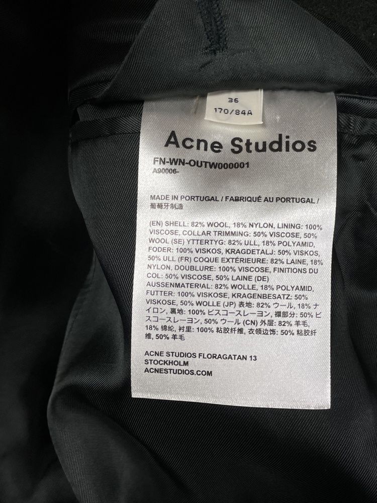 Жіноче пальто від Acne Studios