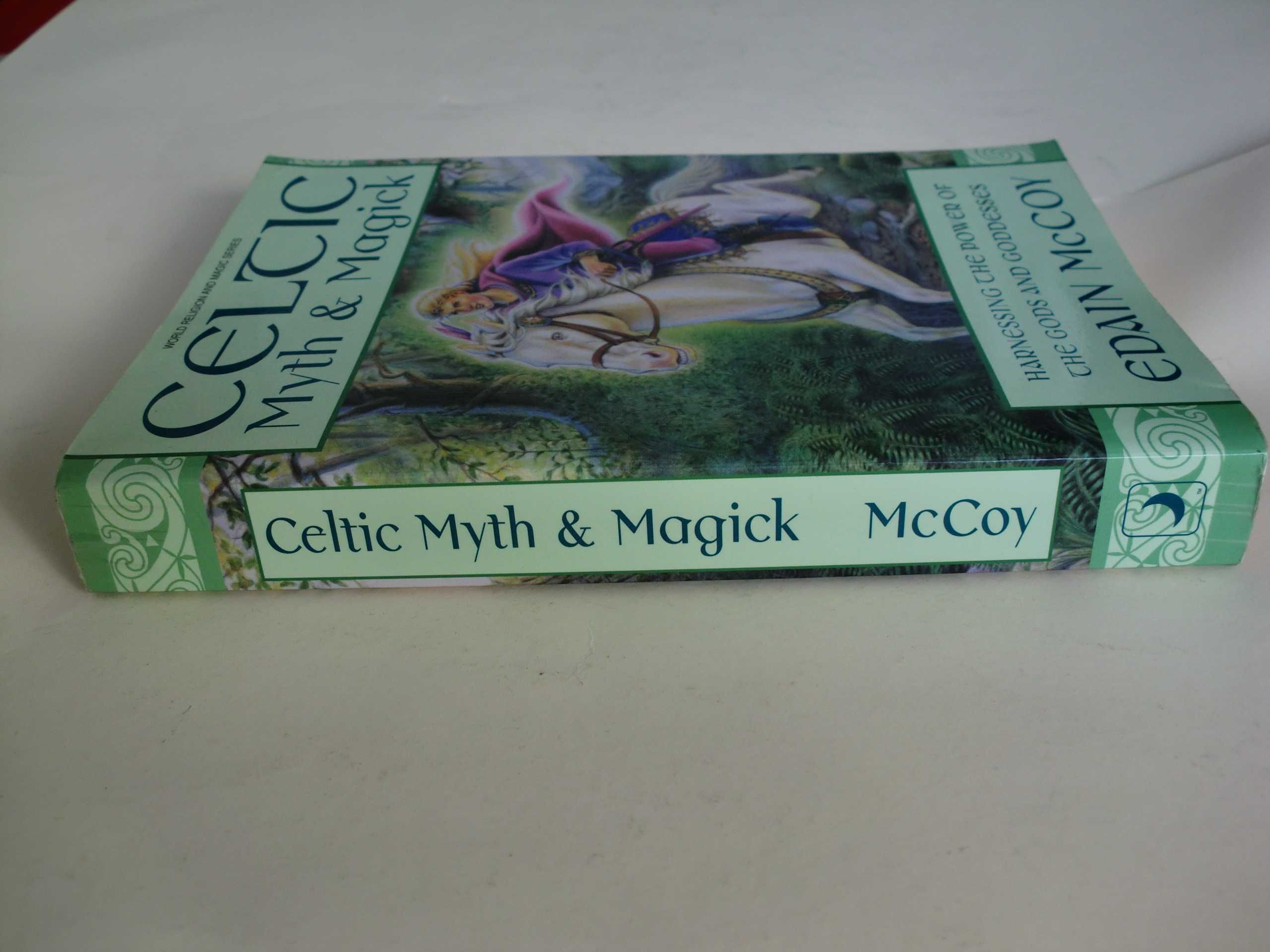 Celtic - Myth & Magick
de Edain McCoy