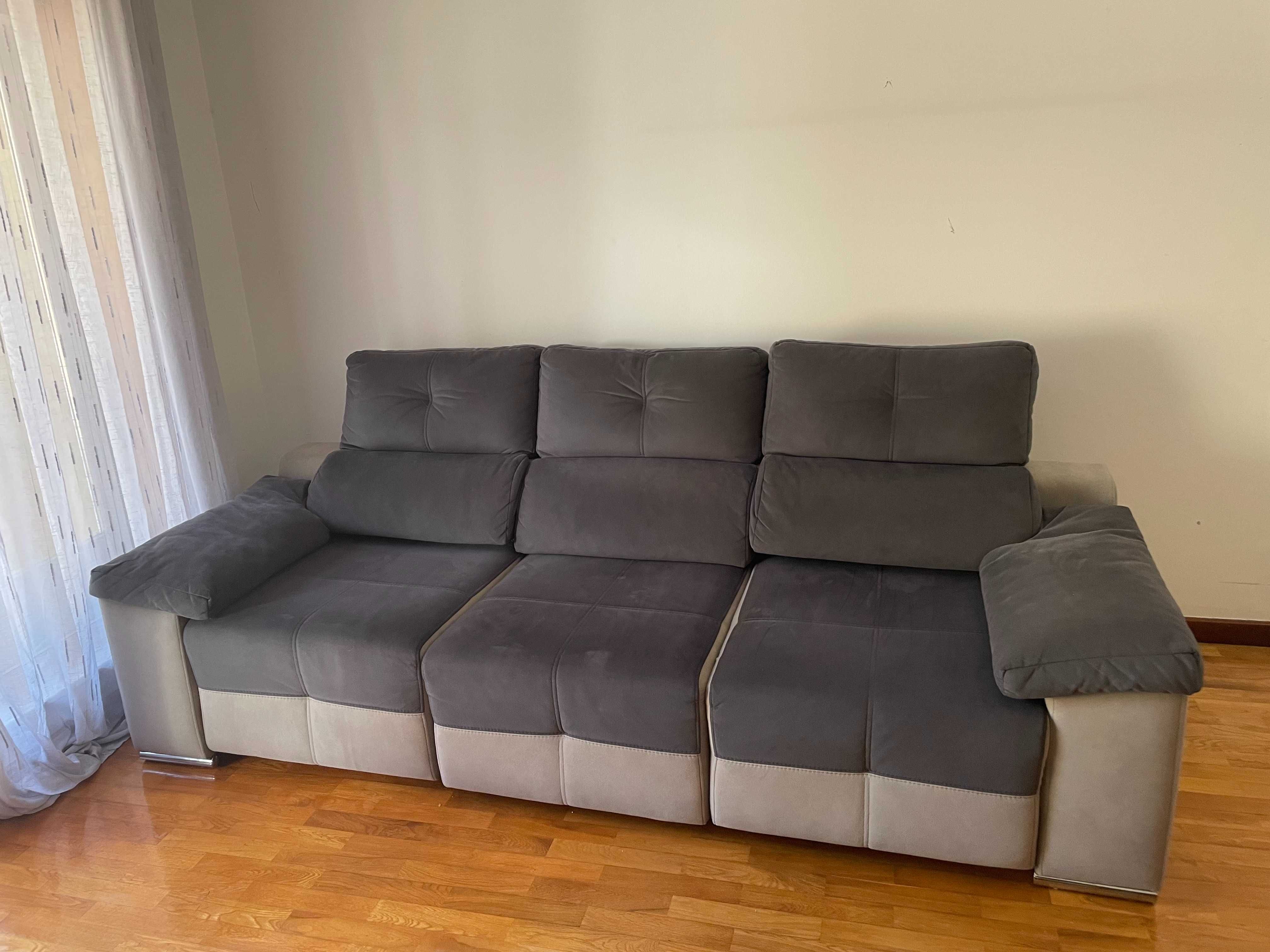 Sofá de 3/4 lugares com chaise longe