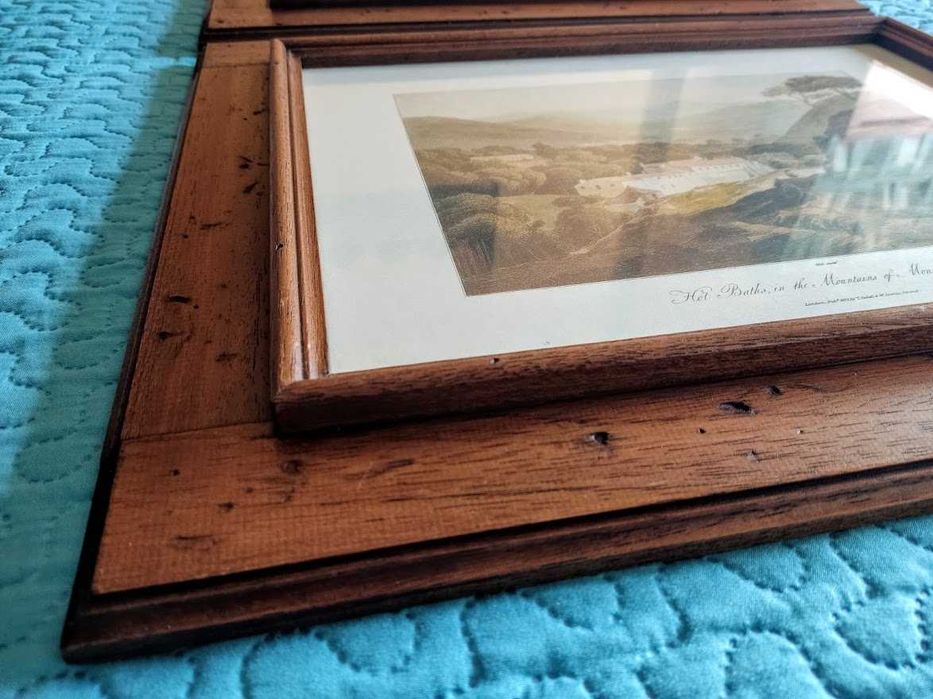 Par de molduras em madeira rústica com efeitos sobrelevados