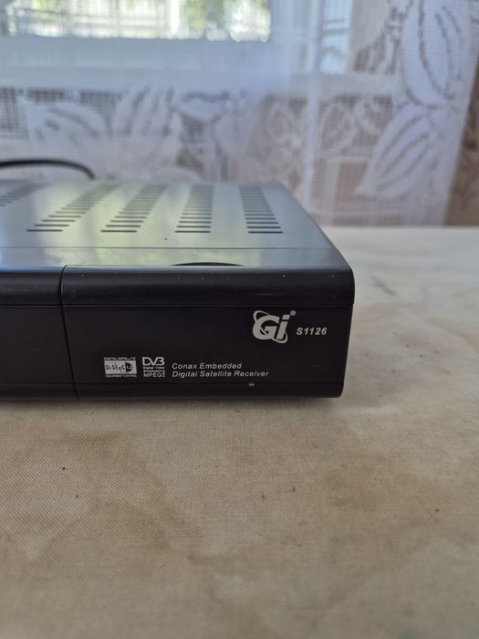 Продам тюнер для спутнікого телебачення в комплекті.